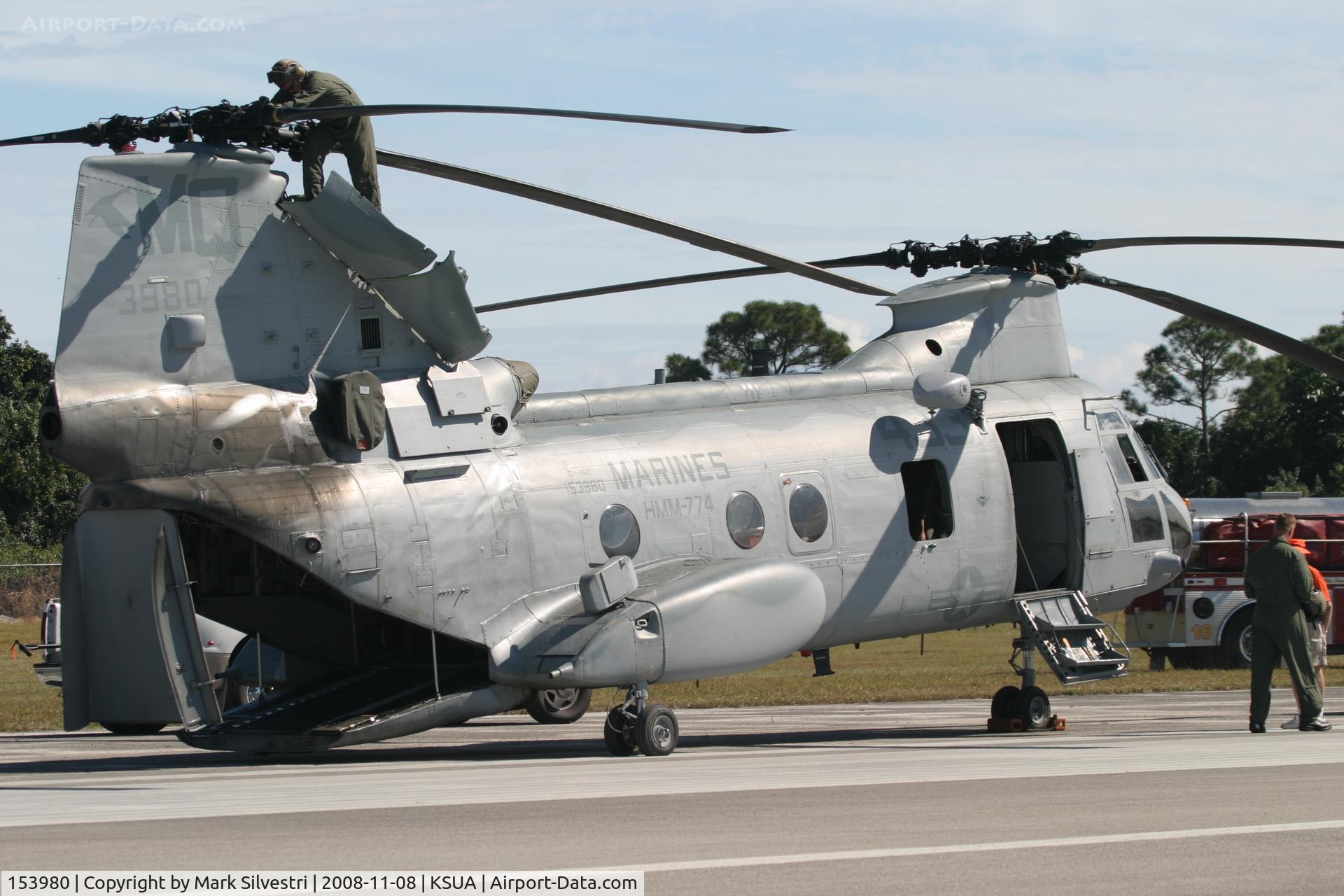 153980, Boeing Vertol CH-46E Sea Knight C/N 2331, 2008 Stuart, FL Airshow