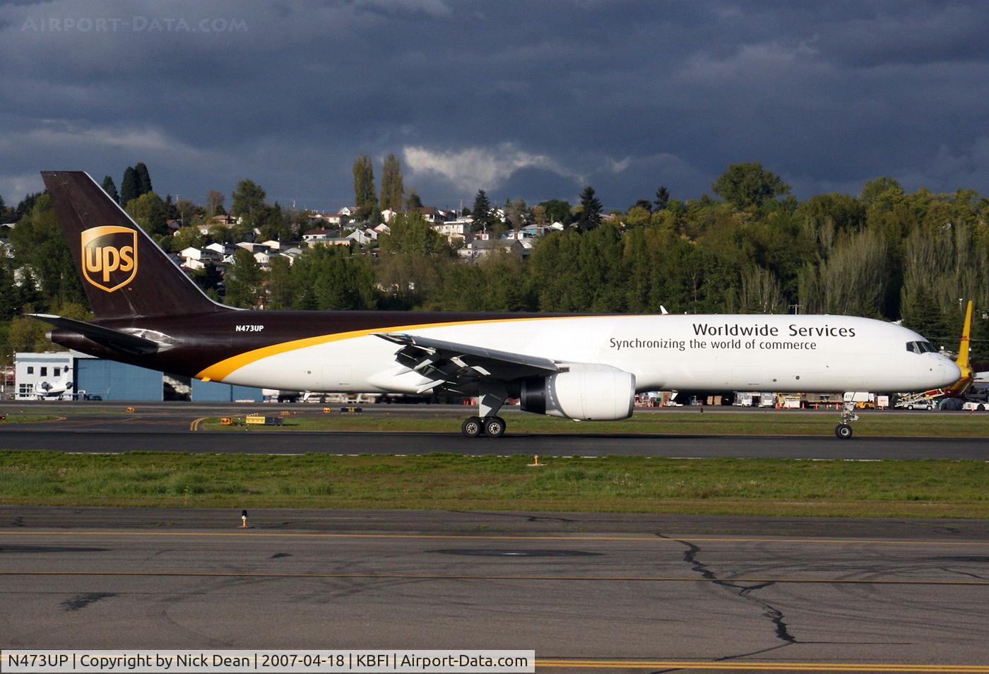 N473UP, 1998 Boeing 757-24APF C/N 28846, KBFI