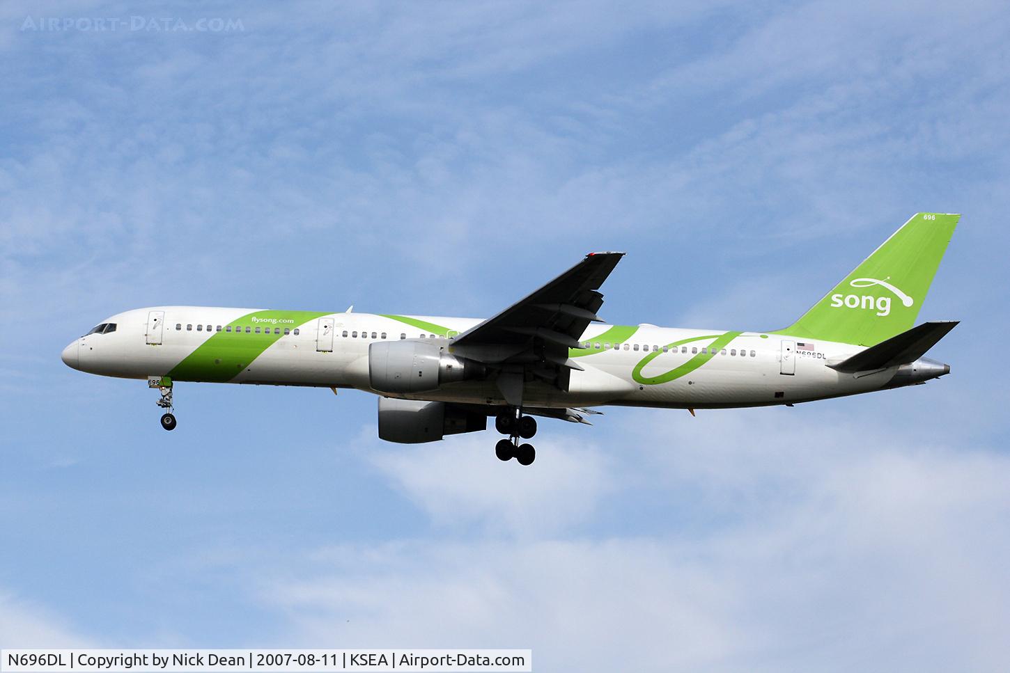 N696DL, 1999 Boeing 757-232 C/N 29728, /
