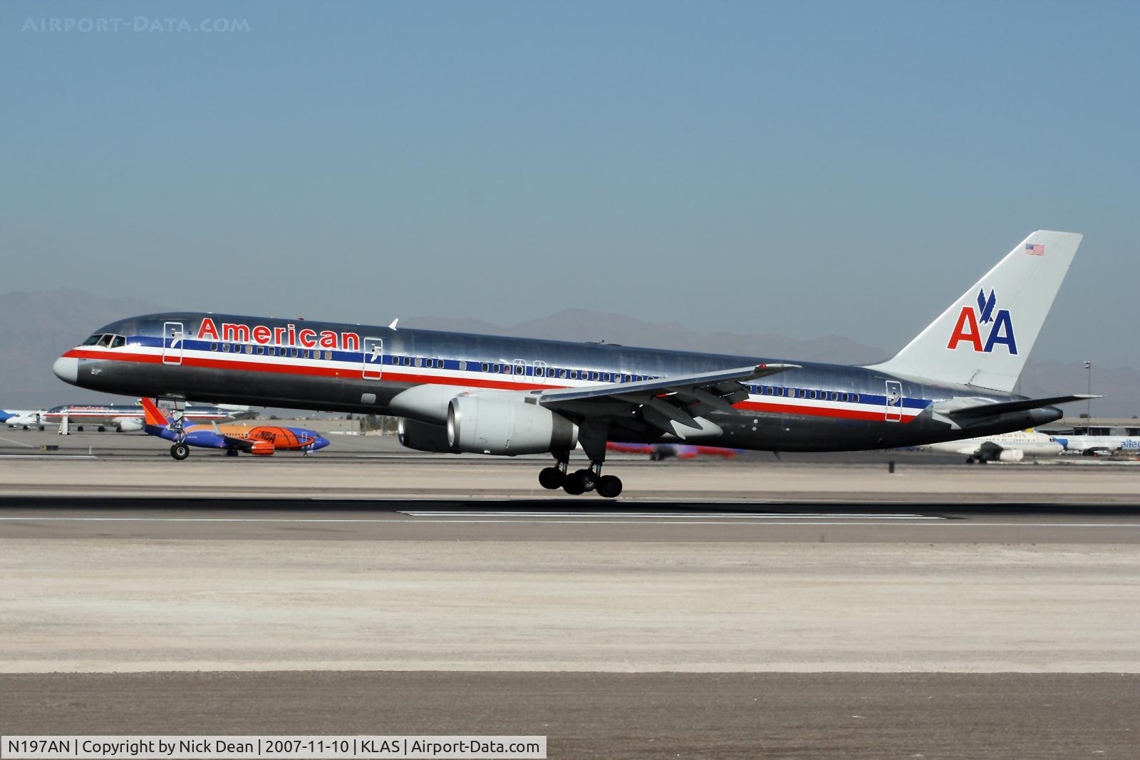 N197AN, 2001 Boeing 757-223 C/N 32391/988, /