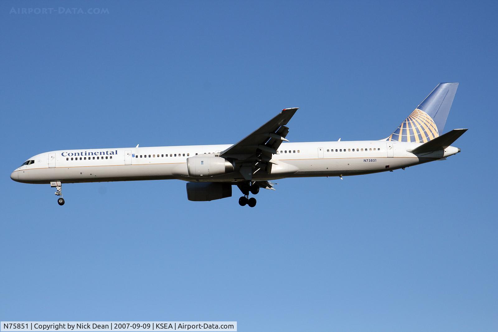 N75851, 2001 Boeing 757-324 C/N 32810, /