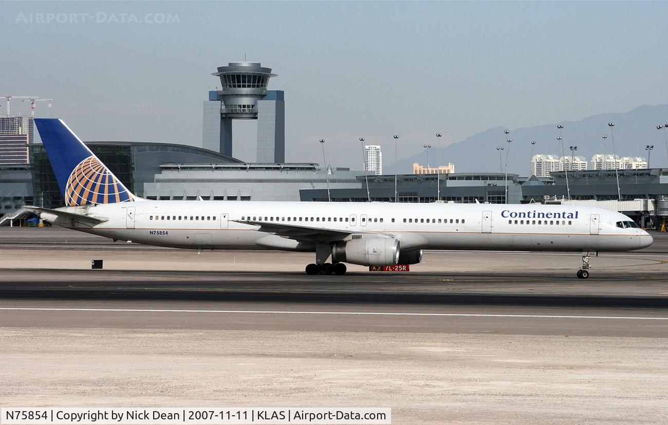 N75854, 2002 Boeing 757-324 C/N 32813, /