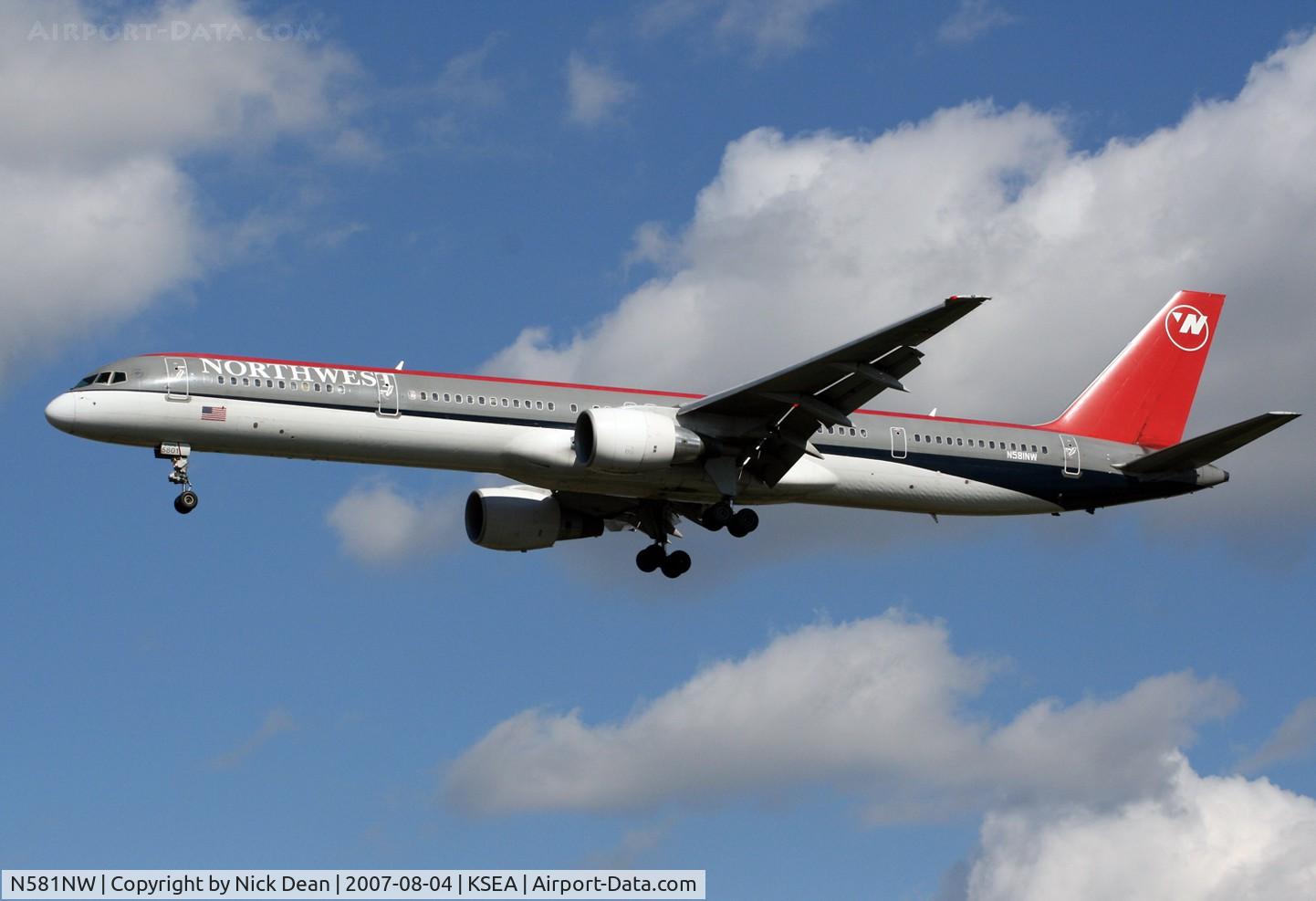 N581NW, 2002 Boeing 757-351 C/N 32982, /