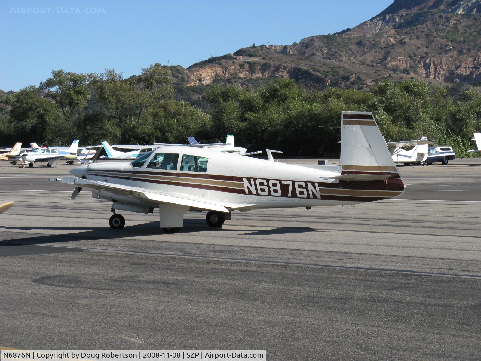N6876N, 1968 Mooney M20C Ranger C/N 680152, 1968 Mooney M20C RANGER, Lycoming O&VO-360 180 Hp, taxi back after landing