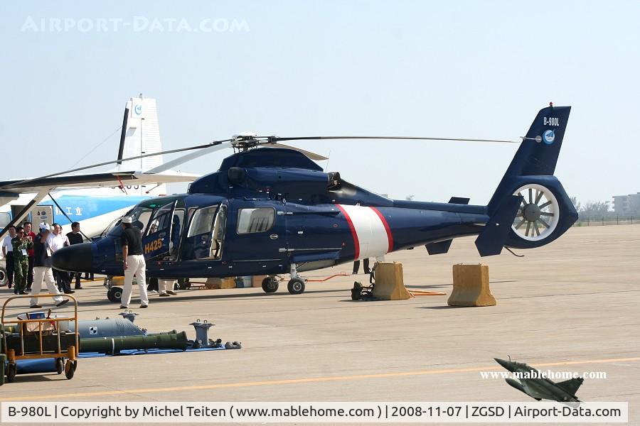 B-980L, Harbin H-425 C/N Not found B-980L, Airshow China 2008