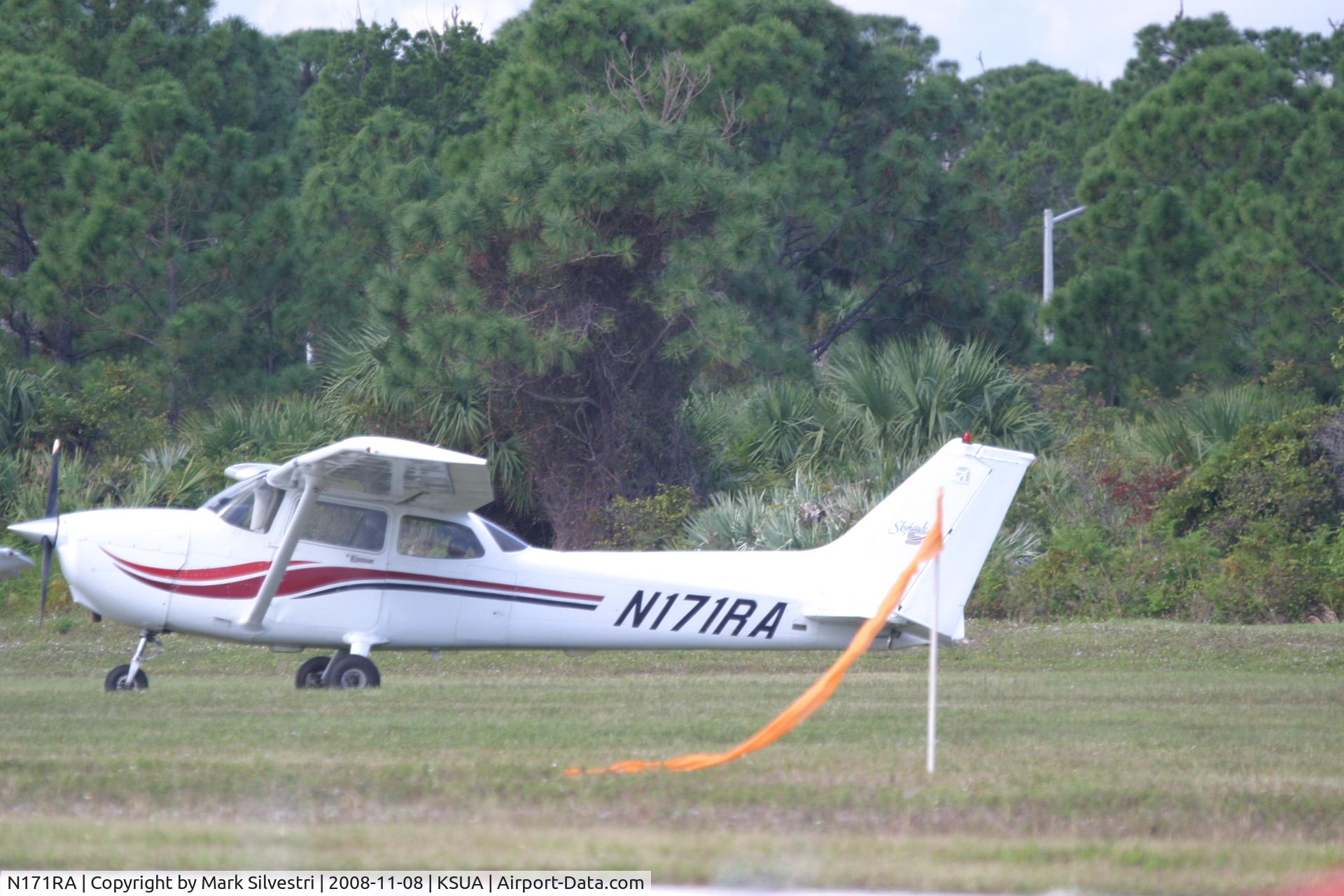 N171RA, 1999 Cessna 172S C/N 172S8237, 2008 Stuart, FL Airshow
