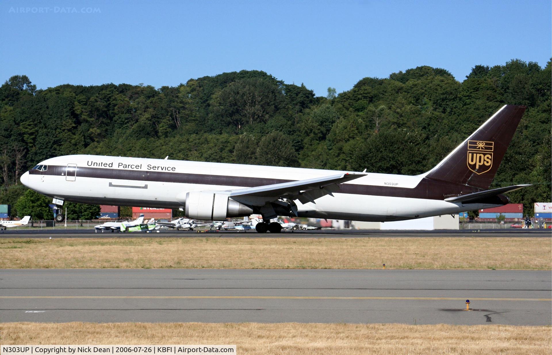 N303UP, 1995 Boeing 767-34AF C/N 27241, /