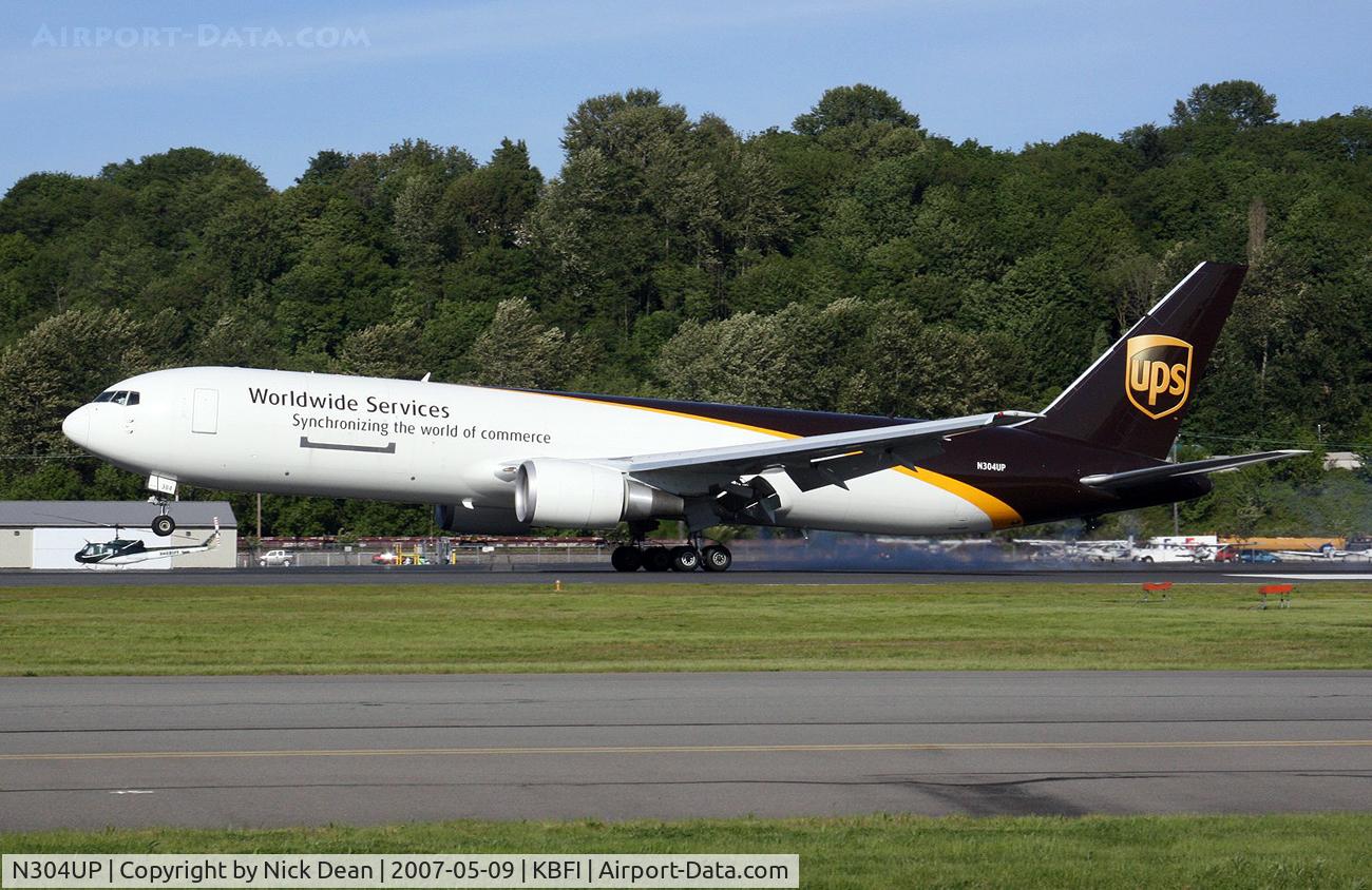 N304UP, 1995 Boeing 767-34AFER C/N 27242, /