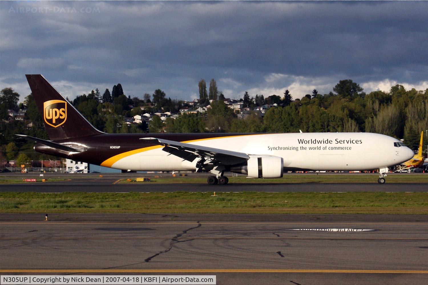 N305UP, 1995 Boeing 767-34AF/ER C/N 27243, /