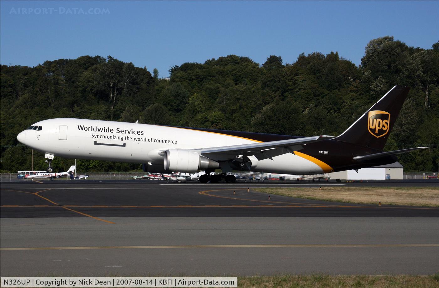 N326UP, 1998 Boeing 767-34AF C/N 27752, /