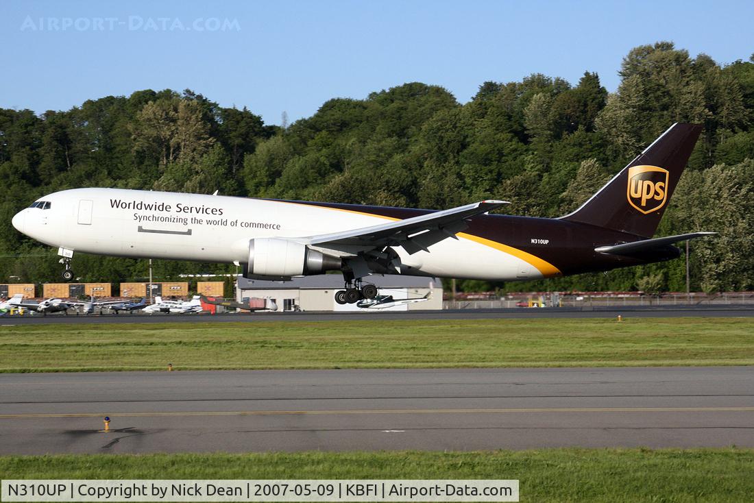 N310UP, 1996 Boeing 767-34AF C/N 27762, KBFI
