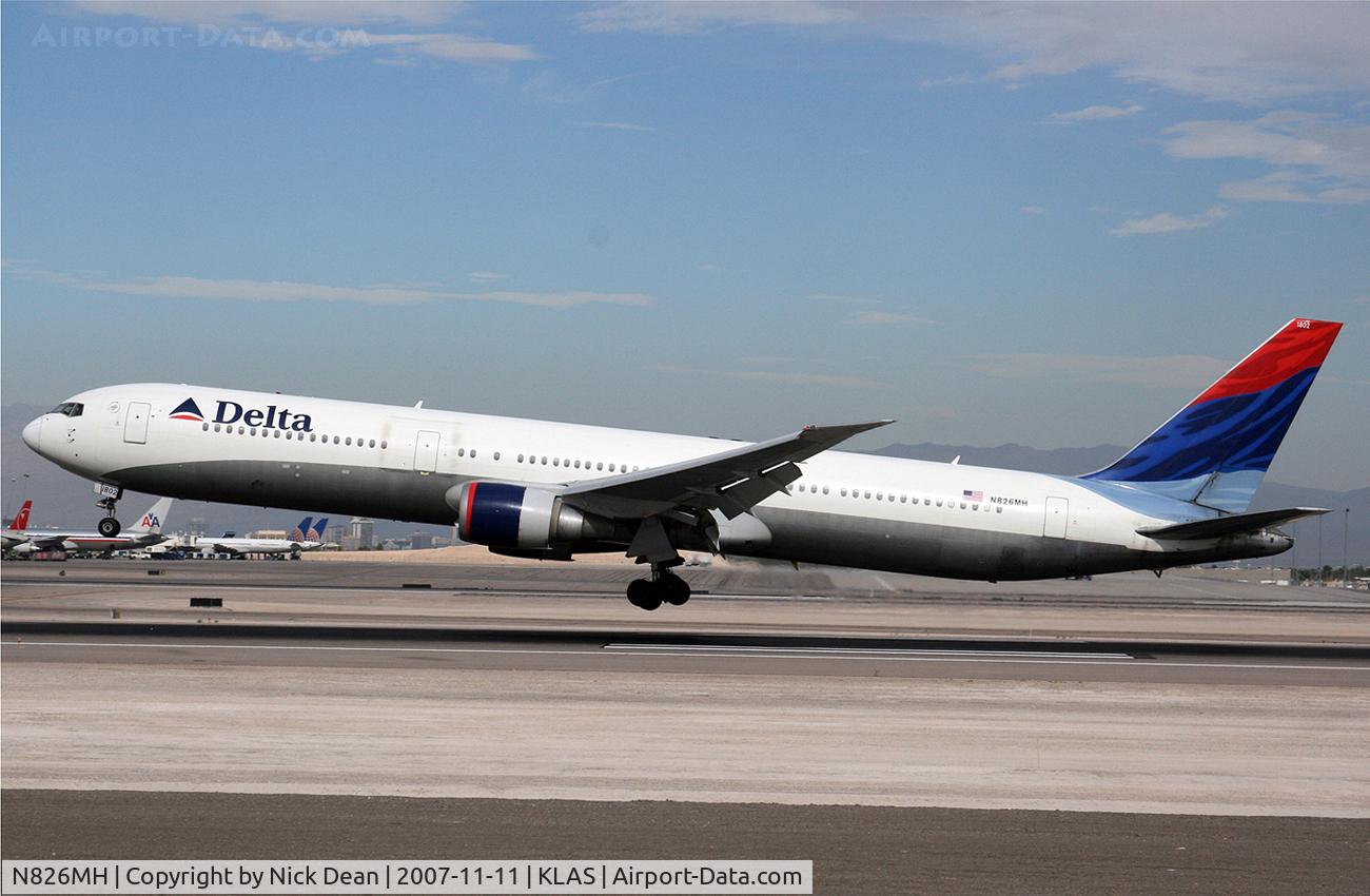 N826MH, 1999 Boeing 767-432/ER C/N 29713, /