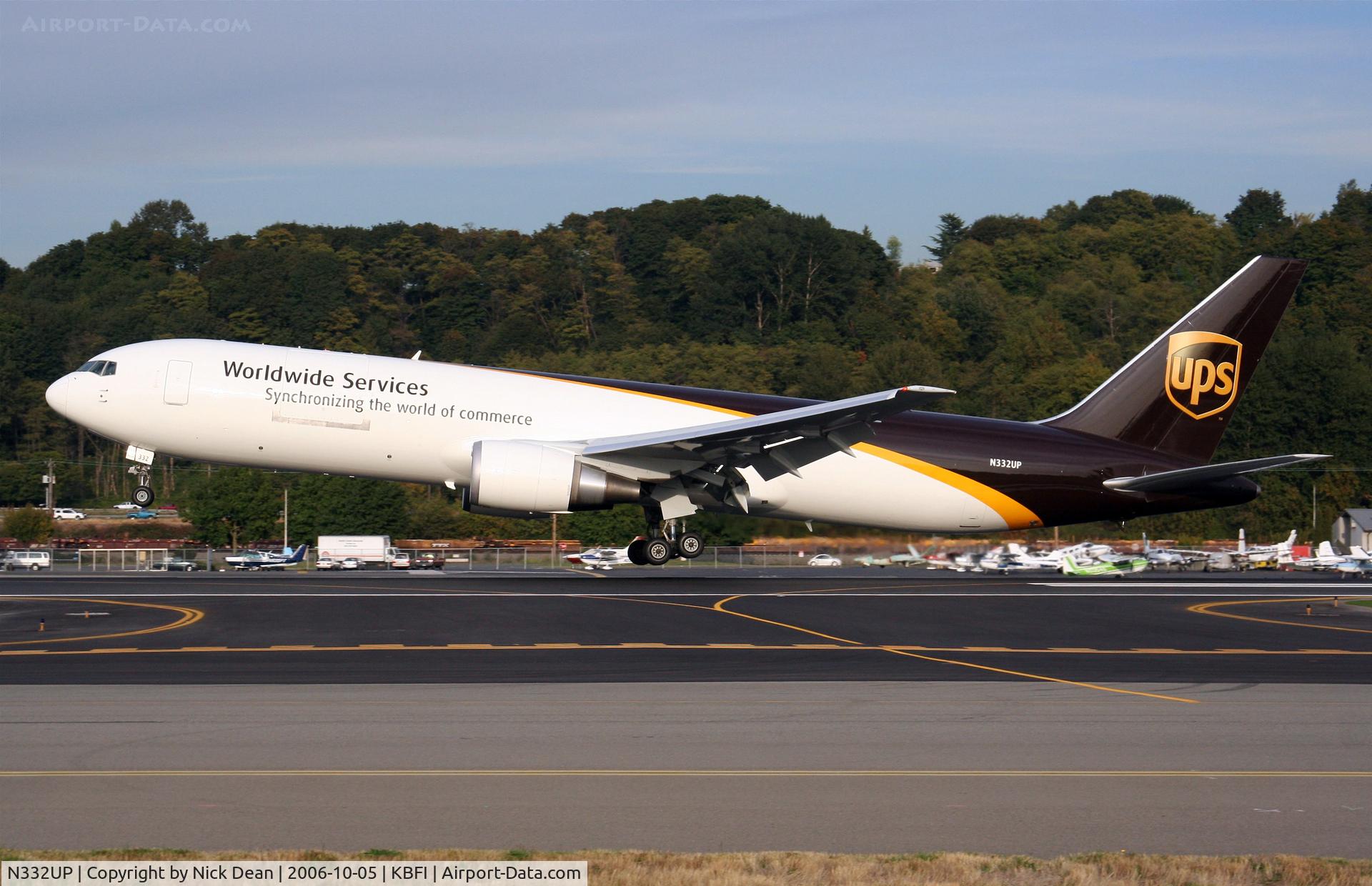 N332UP, 2001 Boeing 767-34AF C/N 32843, /