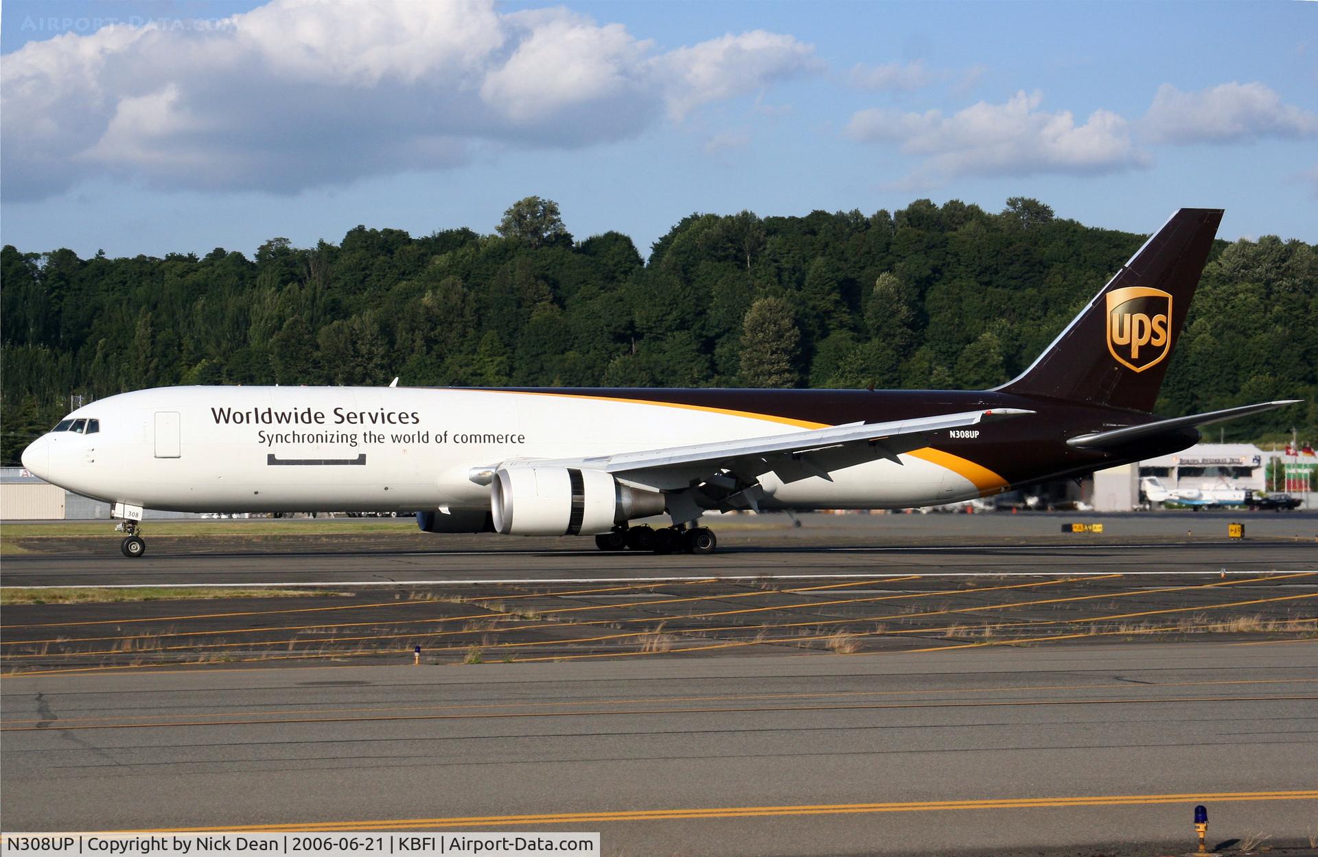N308UP, 1996 Boeing 767-34AF C/N 27761, /