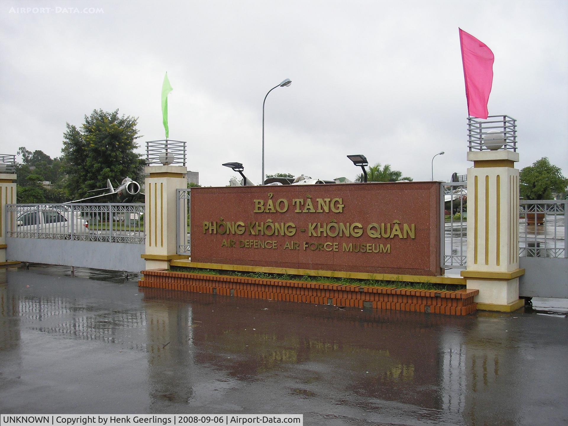 UNKNOWN, , Entrance Hanoi , Air Force museum