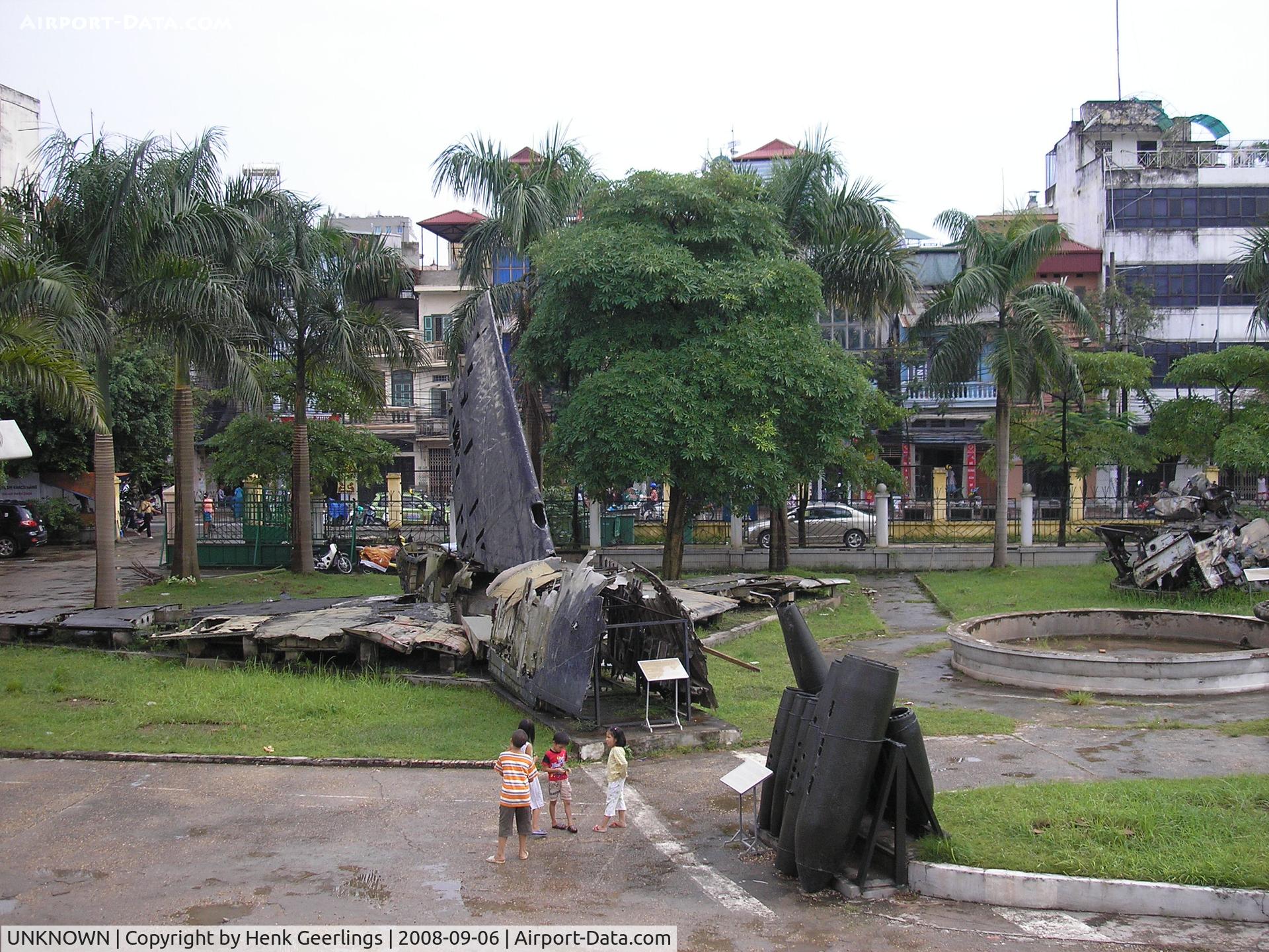 UNKNOWN, , Hanoi, B-52 museum
