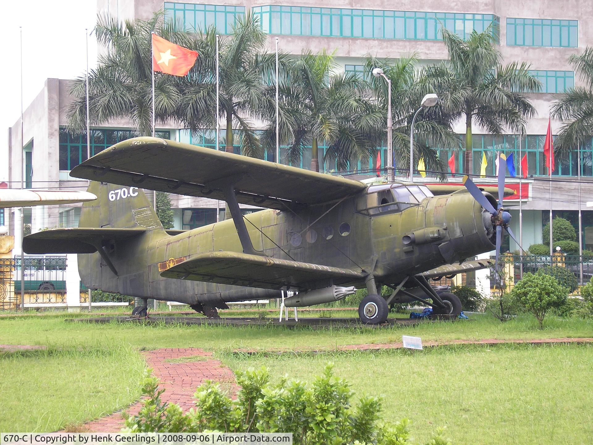 670-C, Antonov An-2TD C/N 02102, Hanoi- Gia Lam