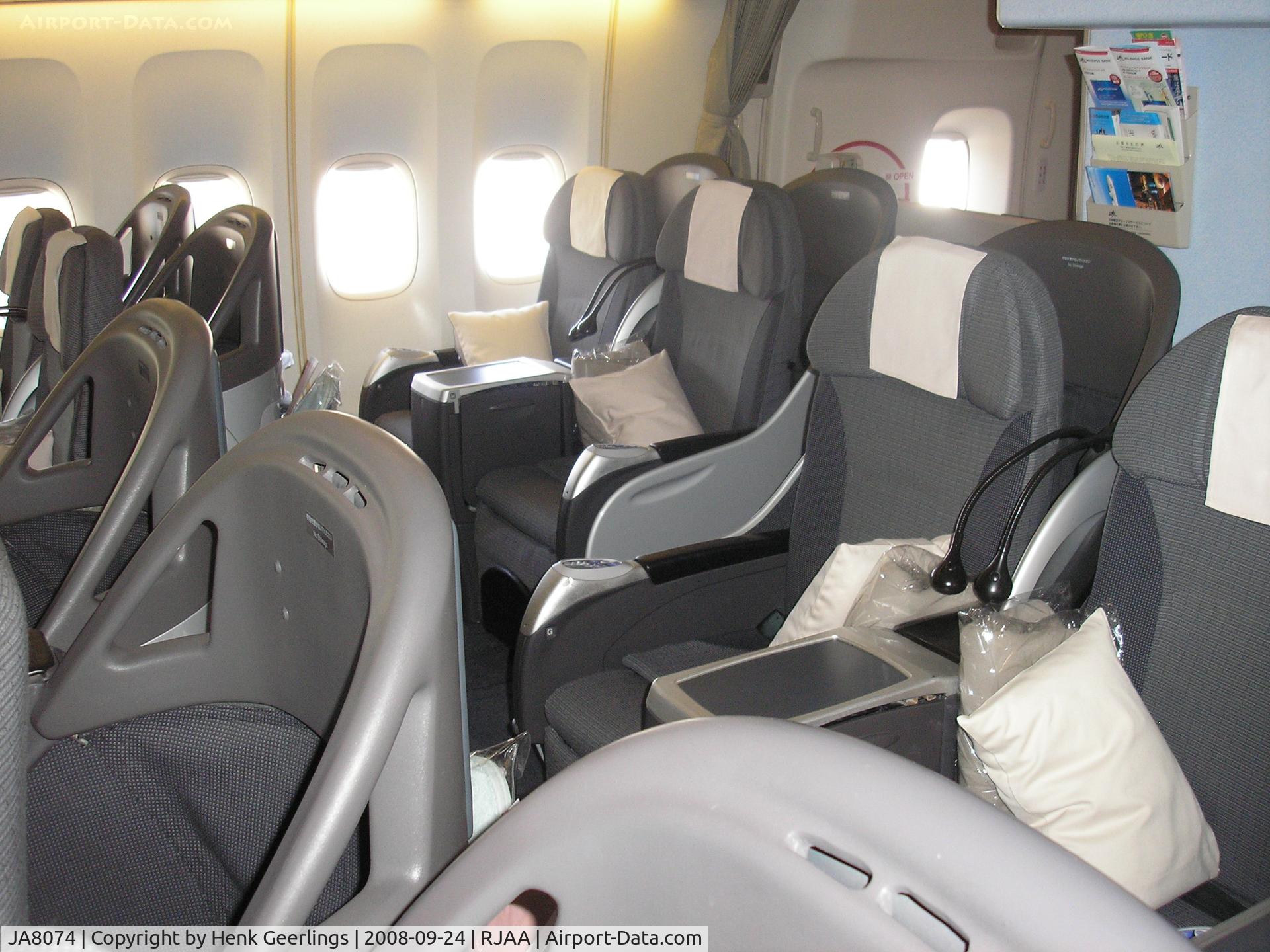 JA8074, 1990 Boeing 747-446 C/N 24426, Business Class seats ,  o/b Japan Airlines