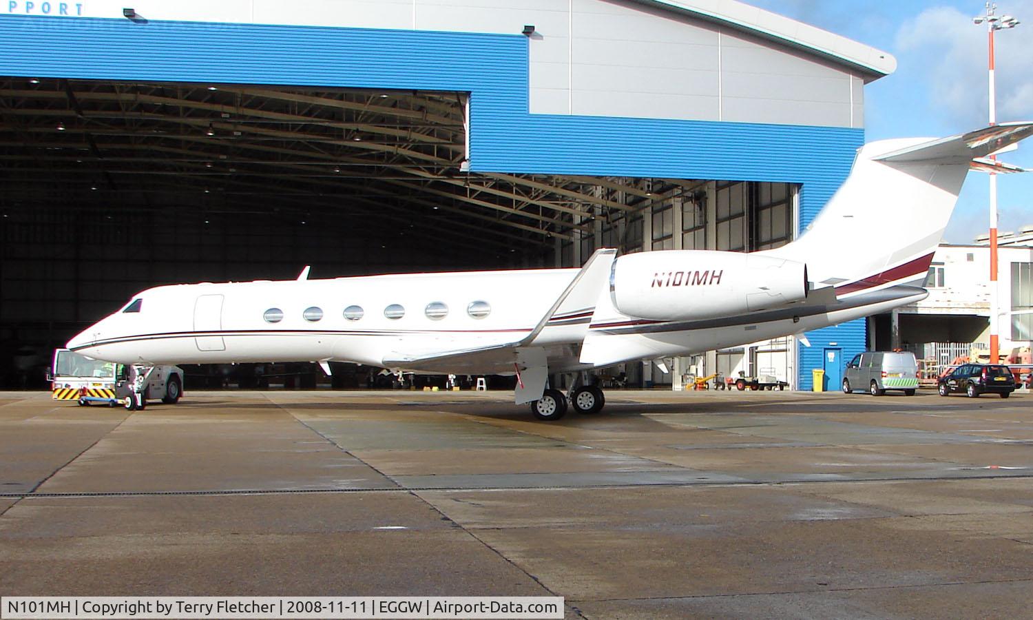 N101MH, 2000 Gulfstream Aerospace G-V C/N 609, Gulfstream V at Luton