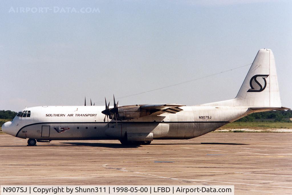 N907SJ, 1967 Lockheed L-100-30 Hercules (L-382G) C/N 382-4248, Parked at the Cargo apron...