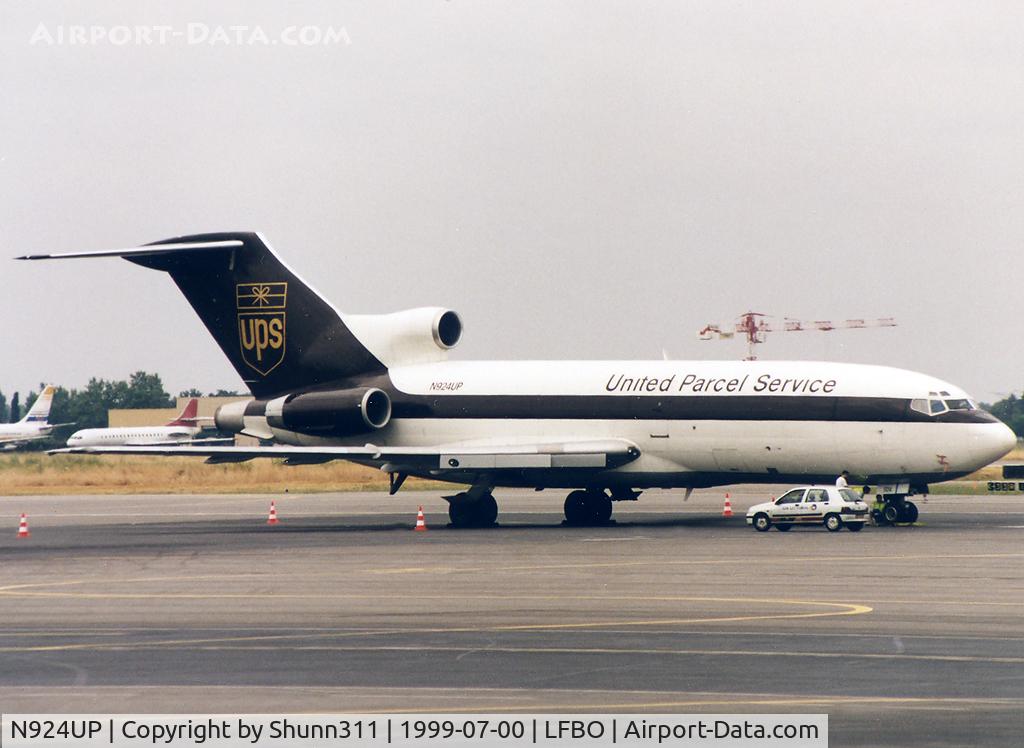 N924UP, 1967 Boeing 727-31C C/N 19234, Parked at the Cargo apron...