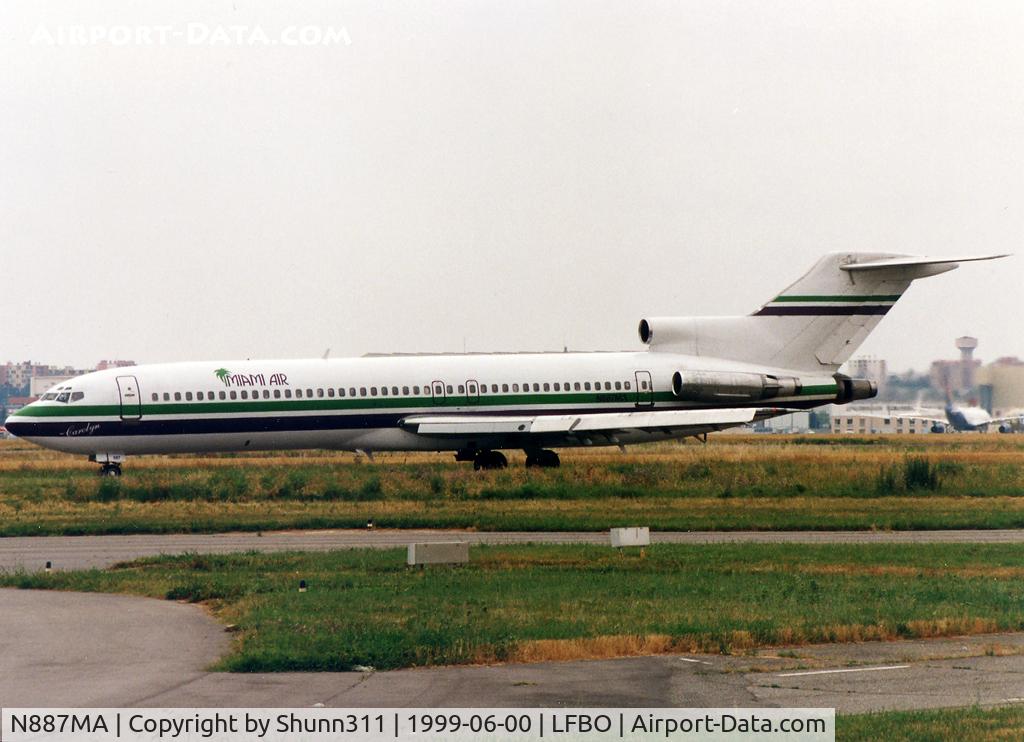 N887MA, 1979 Boeing 727-225 C/N 21857, Rolling holding point rwy 32R for departure to USA... Refuelling from Yugoslavia