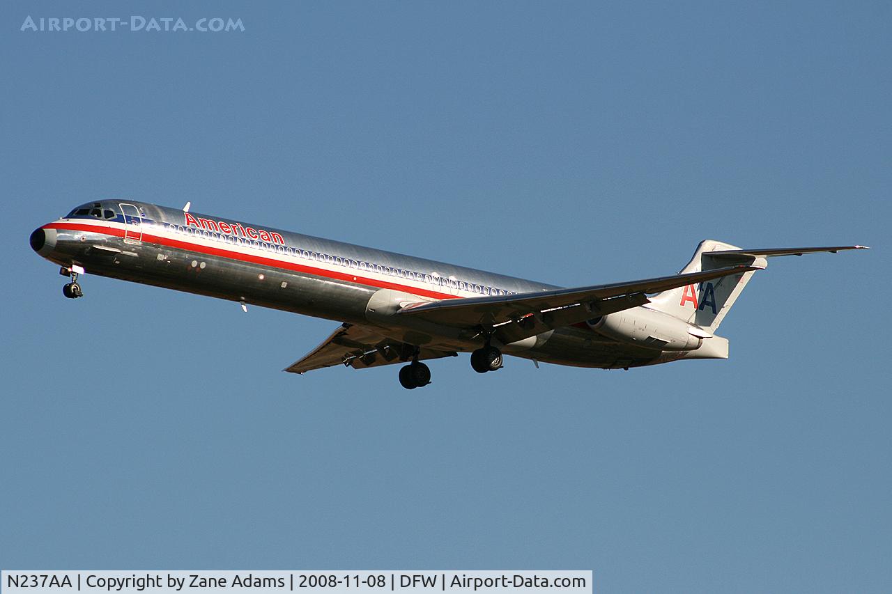 N237AA, 1984 McDonnell Douglas MD-82 (DC-9-82) C/N 49253, Landing runway 36L at DFW