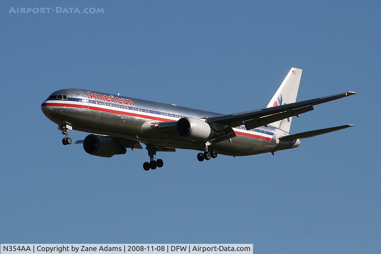 N354AA, 1988 Boeing 767-323 C/N 24035, Landing runway 36L at DFW