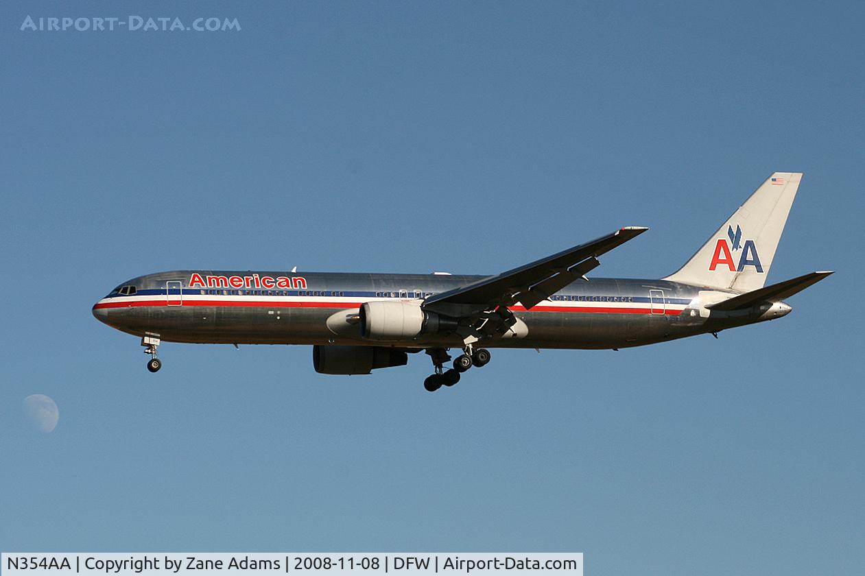 N354AA, 1988 Boeing 767-323 C/N 24035, Landing runway 36L at DFW