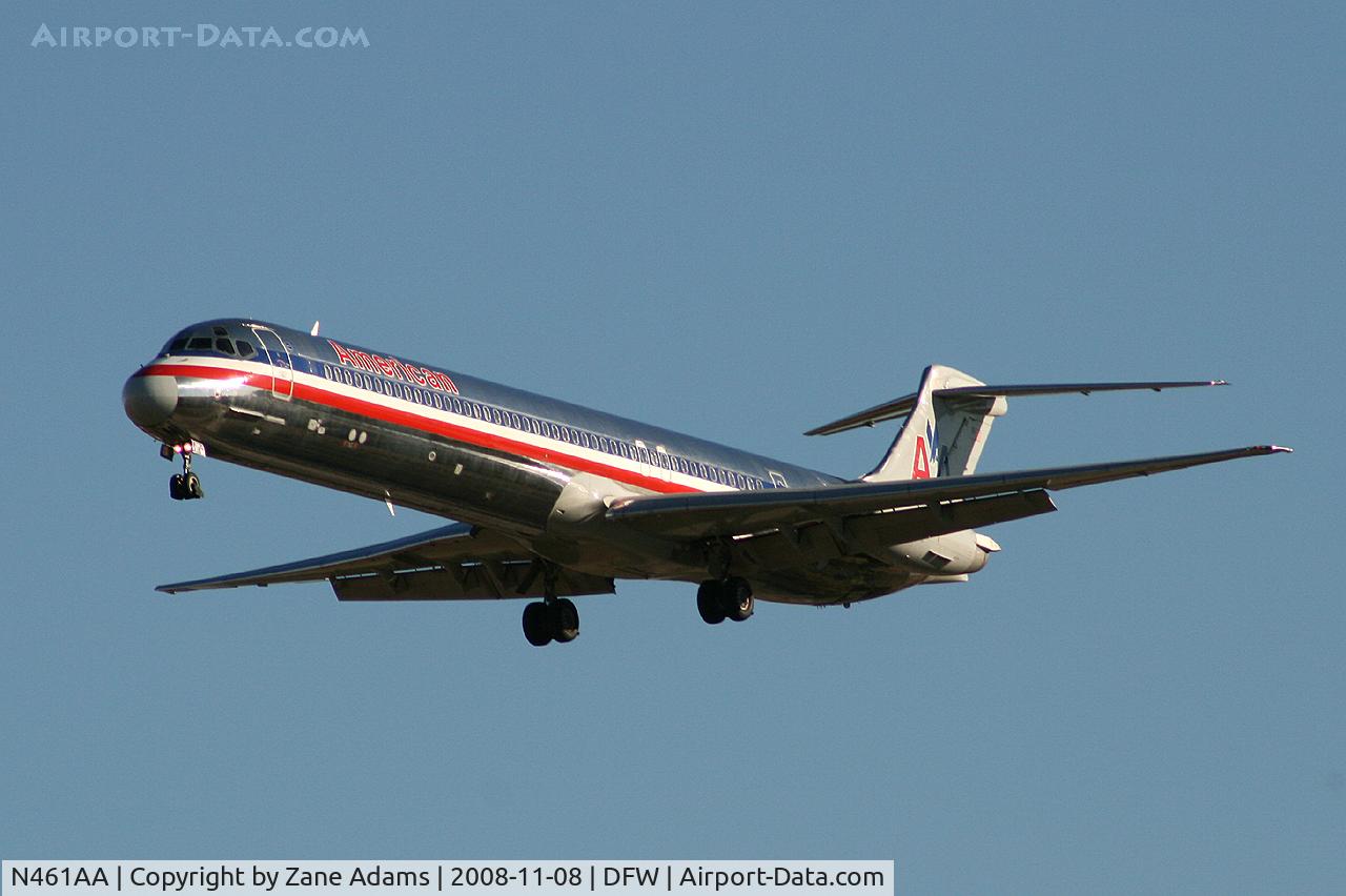 N461AA, 1988 McDonnell Douglas MD-82 (DC-9-82) C/N 49566, Landing runway 36L at DFW
