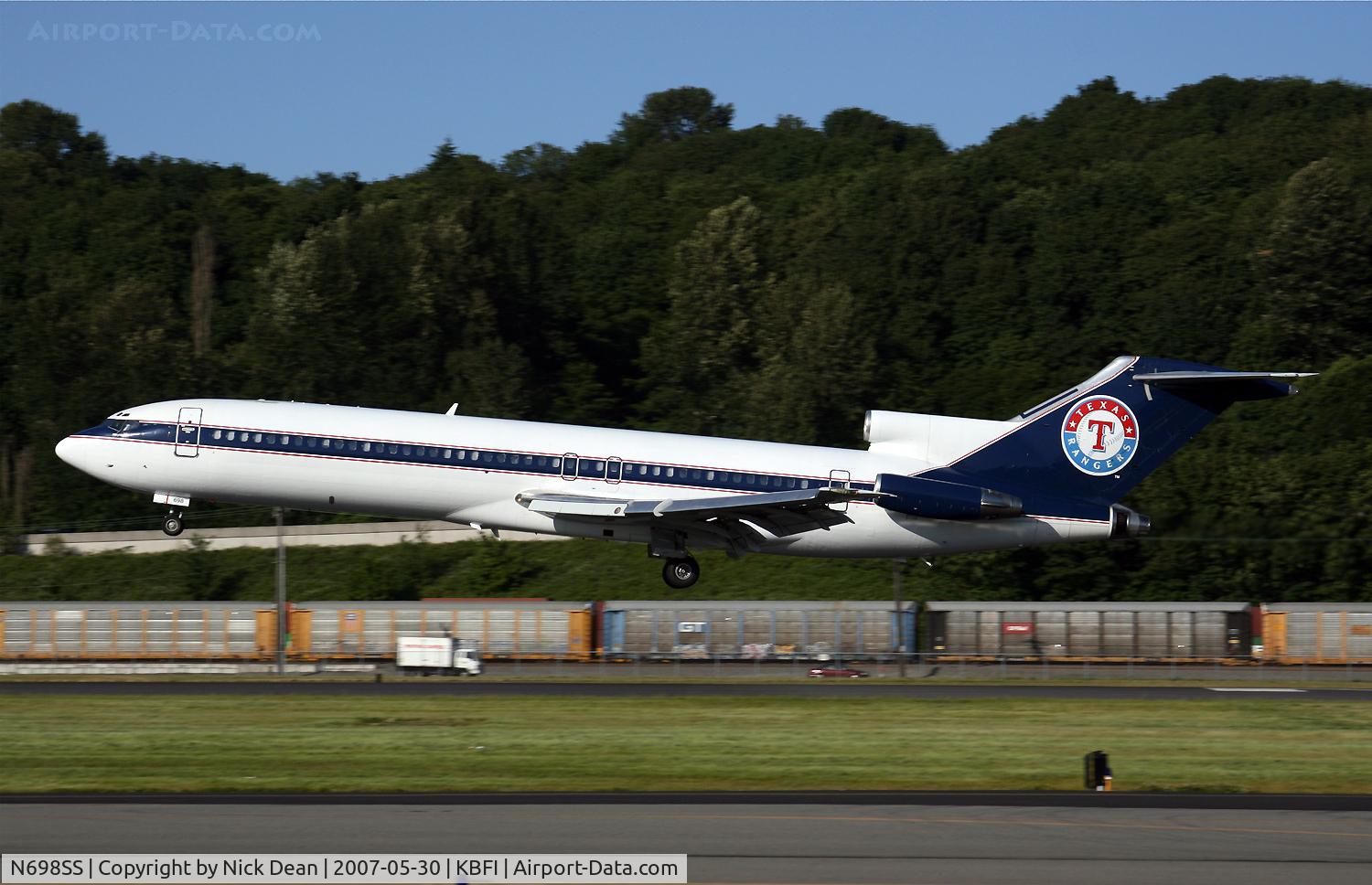 N698SS, 1977 Boeing 727-223 C/N 21369, Texas Rangers side