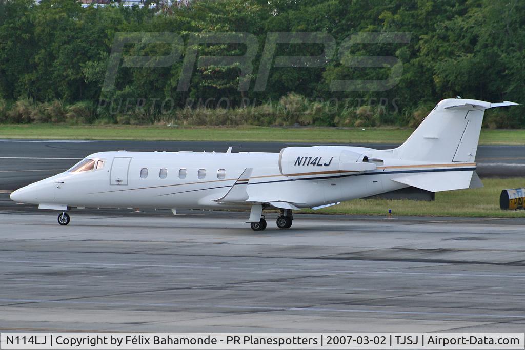 N114LJ, 1999 Learjet Inc 60 C/N 157, Taxing to rnw 8 at SJU.