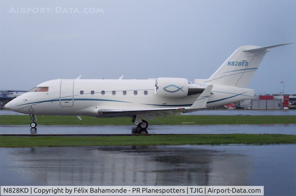N828KD, 2004 Bombardier Challenger 604 (CL-600-2B16) C/N 5584, Taxing at SIG.