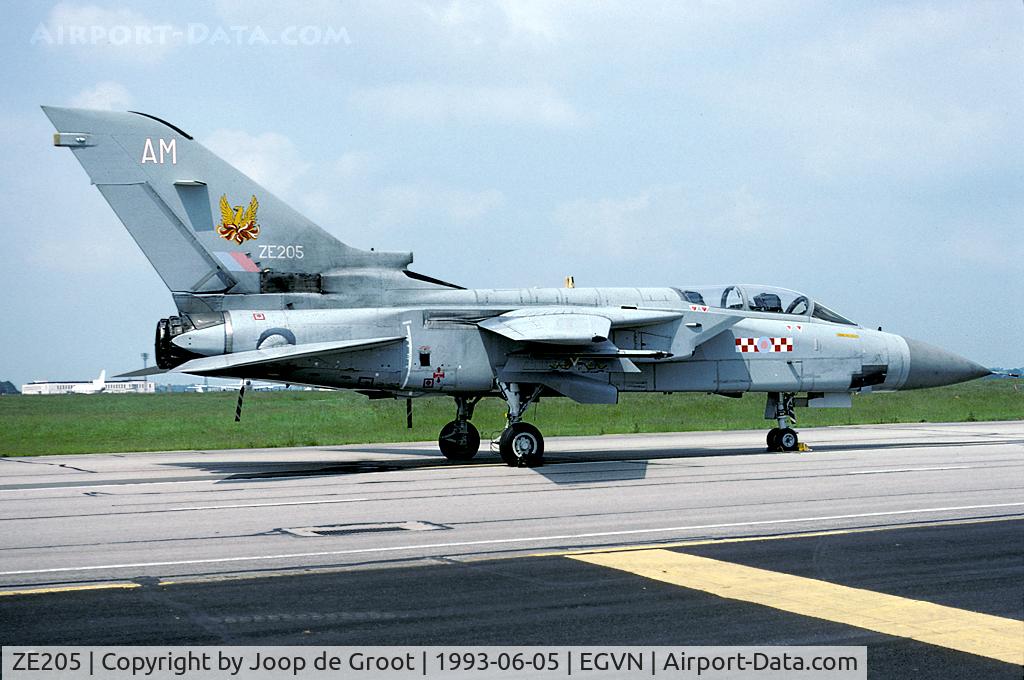 ZE205, 1986 Panavia Tornado F.3 C/N 571/AT016/3256, Visitor on the 1993 Brize Norton photo call. It was a year after 56R Sq was formed as a Tornado unit.