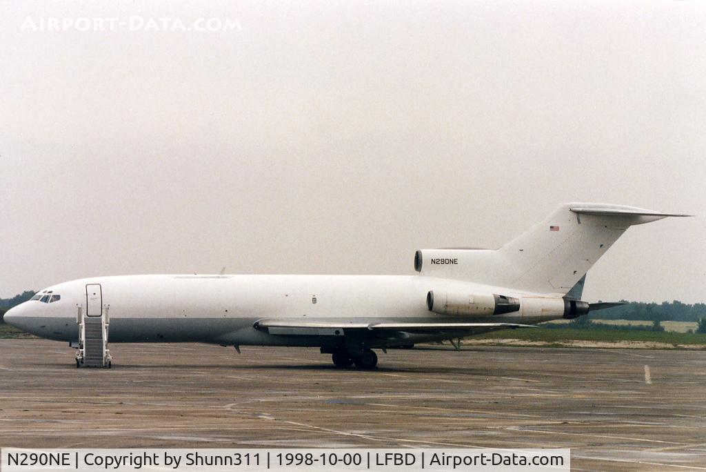 N290NE, 1966 Boeing 727-25 C/N 18972, Parked at the Cargo area... Same aircraft but others c/s !