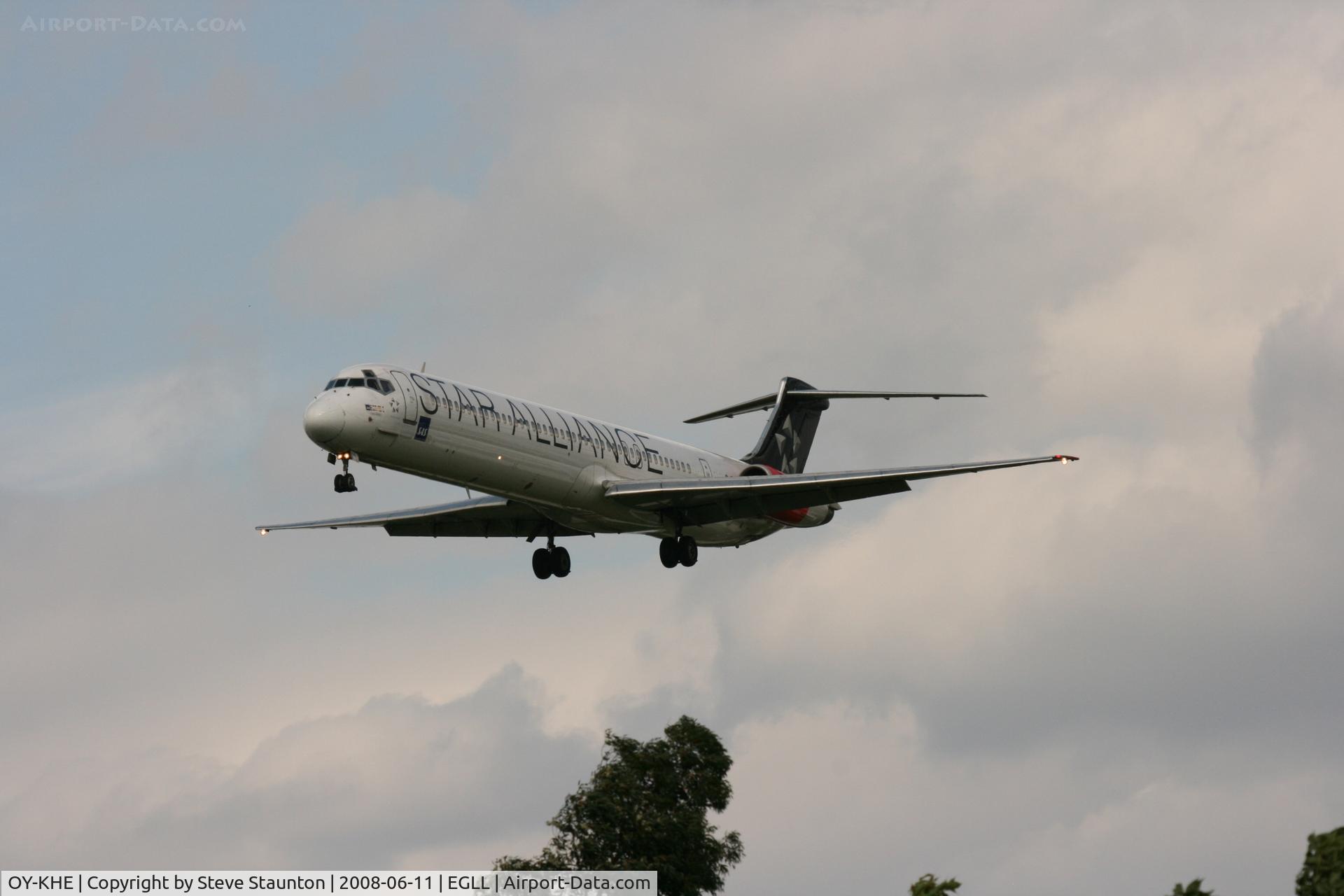 OY-KHE, 1988 McDonnell Douglas MD-82 (DC-9-82) C/N 49604, Taken at London Heathrow 11th June 2008
