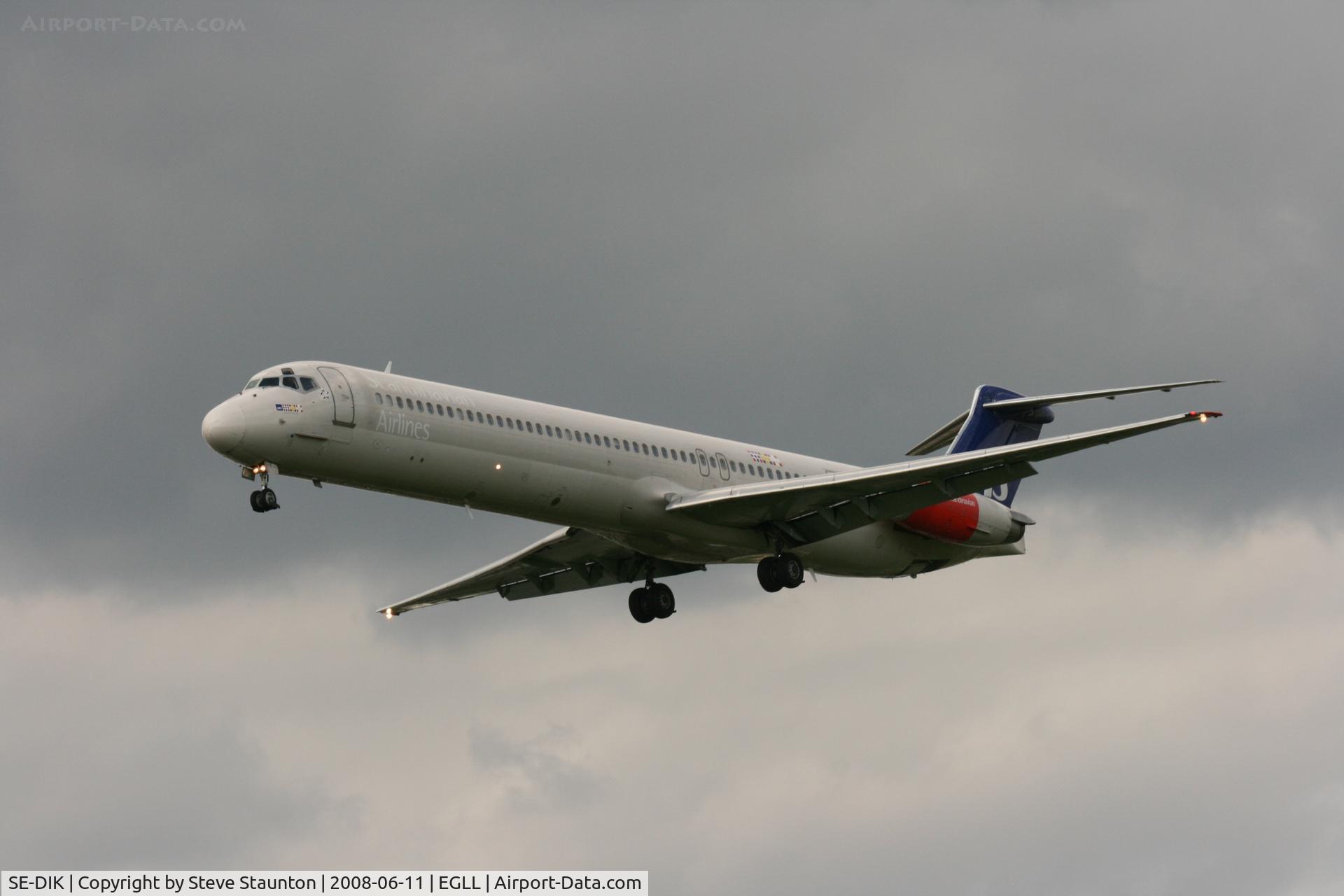 SE-DIK, 1988 McDonnell Douglas MD-82 (DC-9-82) C/N 49728, Taken at London Heathrow 11th June 2008