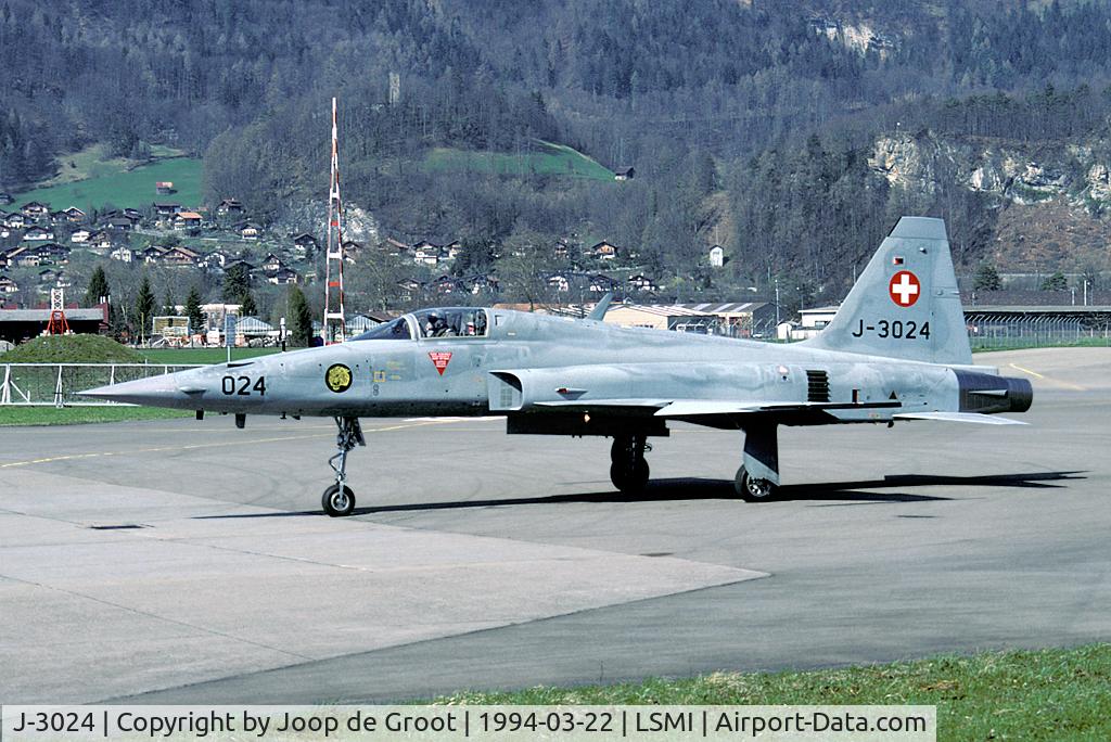 J-3024, Northrop F-5E Tiger II C/N L.1024, Ready for take off. The barrier in the back is used to close a public road during flight operation.