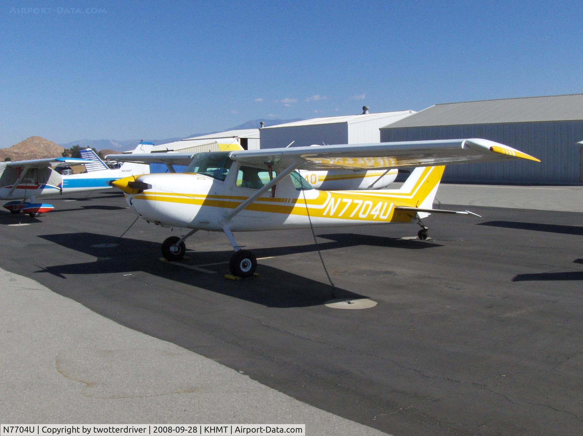 N7704U, 1976 Cessna 150M C/N 15077826, On the ramp