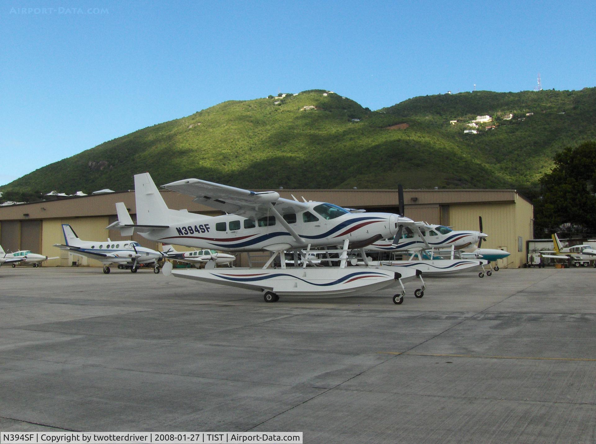 N394SF, 2005 Cessna 208 C/N 20800394, On the ramp at St. Thomas