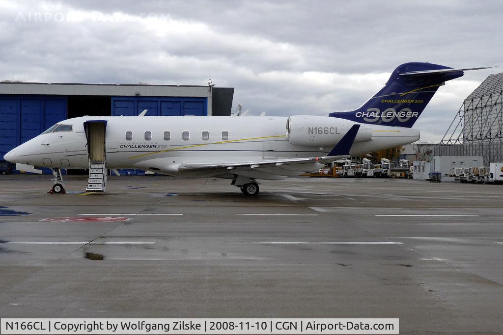 N166CL, 2007 Bombardier Challenger 300 (BD-100-1A10) C/N 20166, visitor