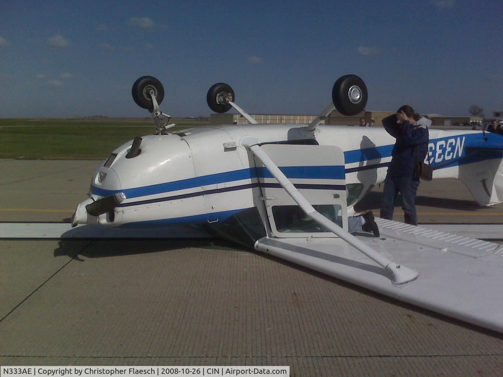 N333AE, 1974 Cessna 172M C/N 17263162, 60kt crosswind during taxi