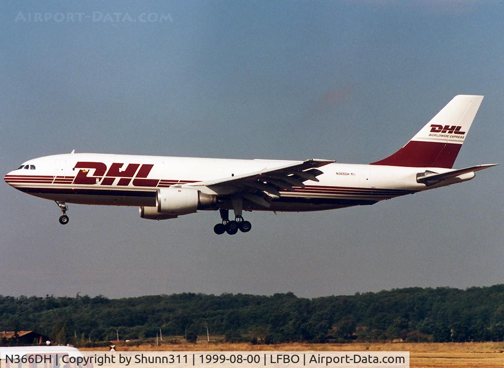 N366DH, 1985 Airbus A300B4-203 C/N 249, Landing exercices for Airbus this day...