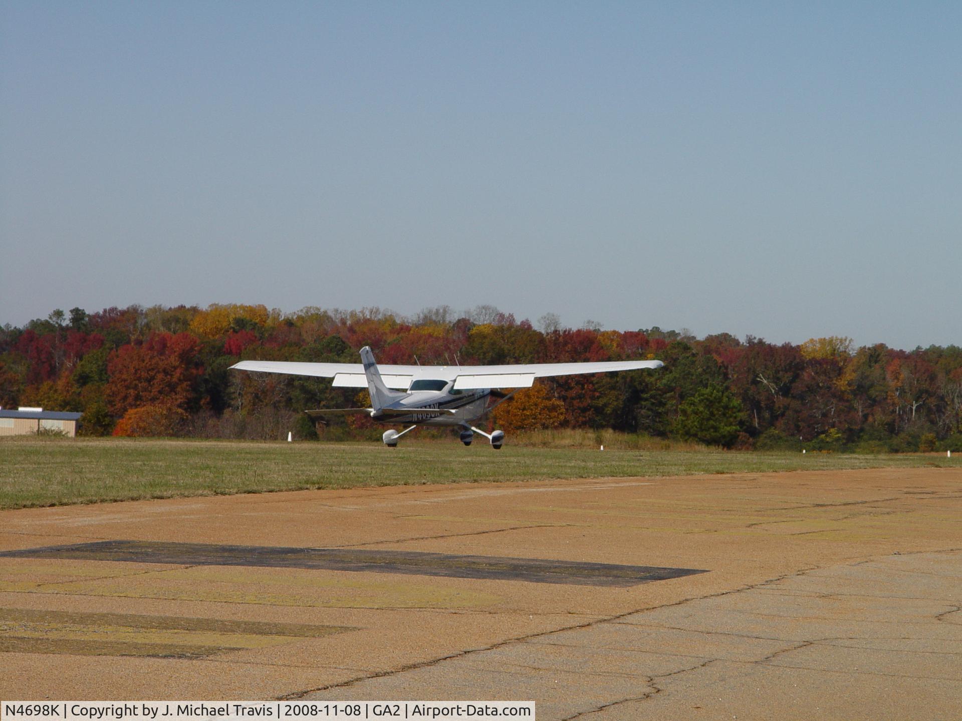 N4698K, 1975 Cessna 182P Skylane C/N 18263699, 182 landing at GA2.