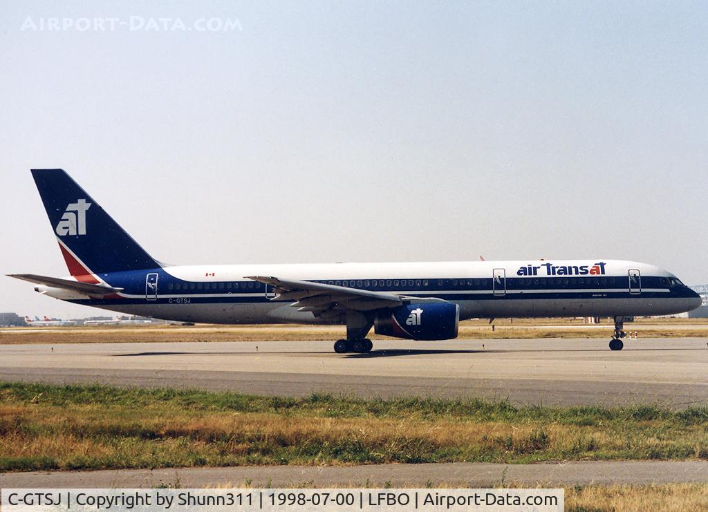 C-GTSJ, 1990 Boeing 757-236 C/N 24772, Lining up rwy 14L for departure...