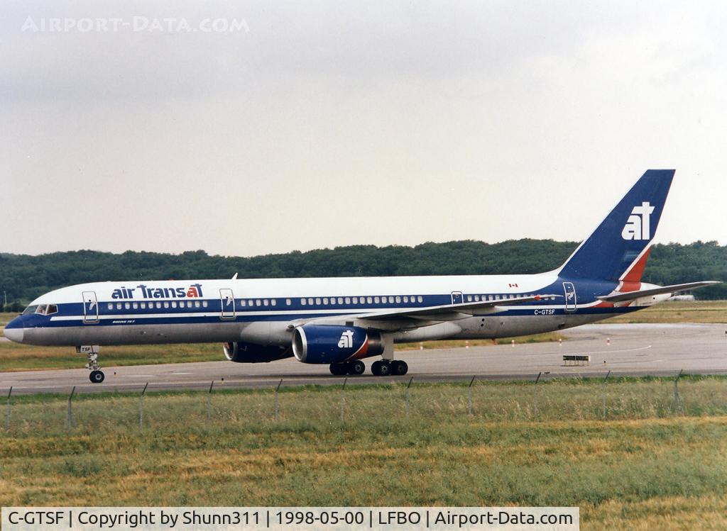 C-GTSF, 1992 Boeing 757-23A C/N 25491, Taxiing to the terminal...