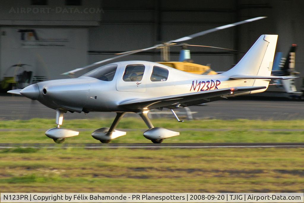 N123PR, 2006 Lancair ES C/N ES-019, Taking off from SIG.