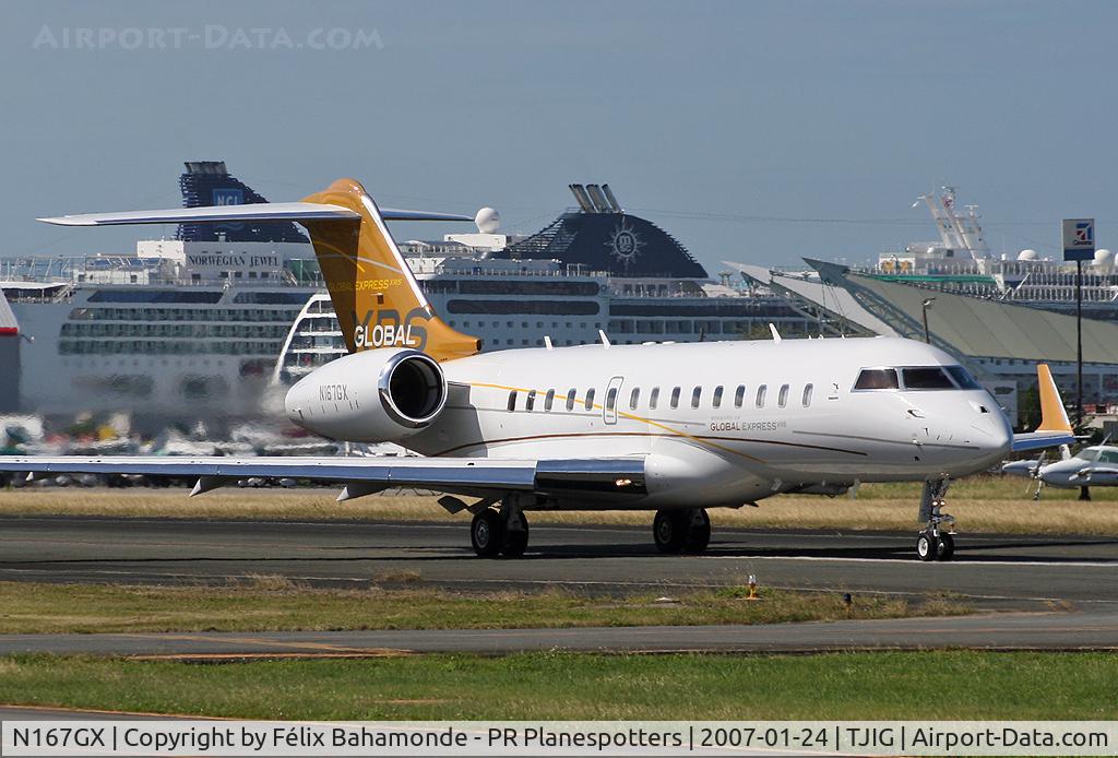 N167GX, 2005 Bombardier BD-700-1A10 Global Express XRS C/N 9167, Taking off from SIG.