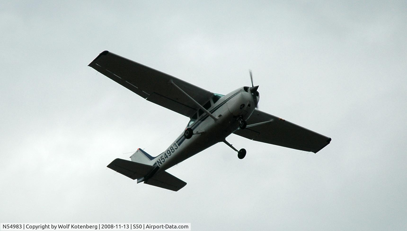 N54983, 1981 Cessna 172P C/N 17275098, touch and go, 16