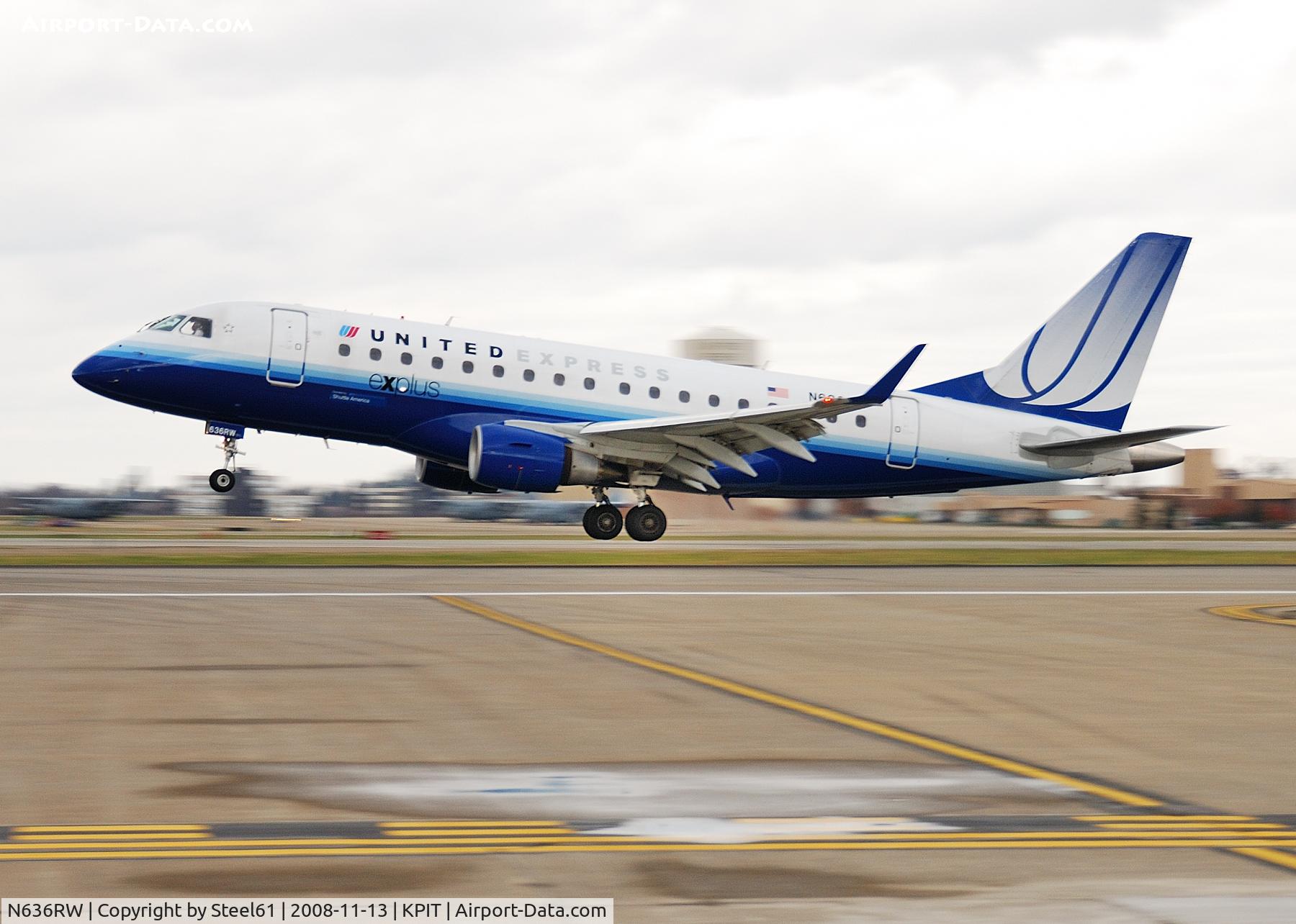 N636RW, 2004 Embraer 170SE (ERJ-170-100SE) C/N 17000052, Runway 28 Full Stop Landing